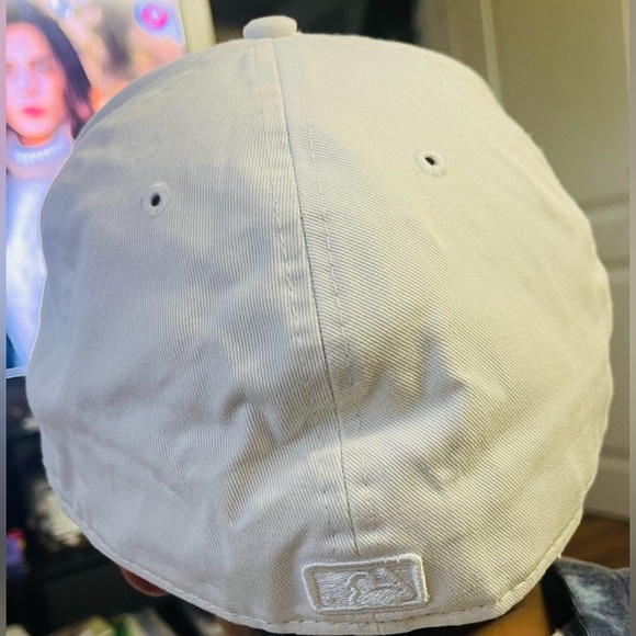 New era new york yankees white primary logo basic cap - Picture 7 of 9